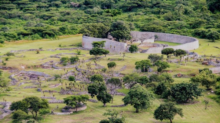 the ruins of Great Zimbabwe