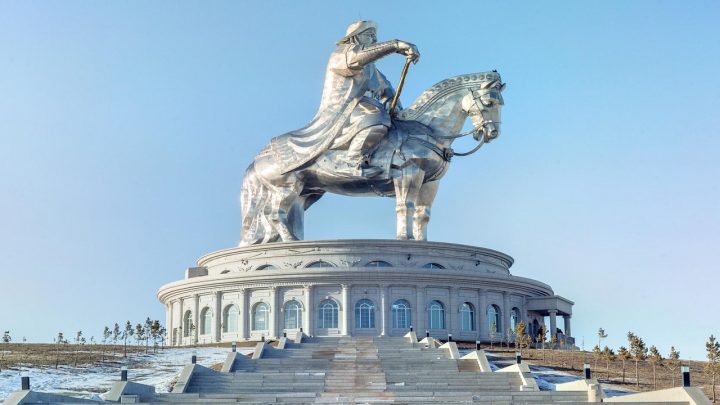 world’s largest equestrian statue