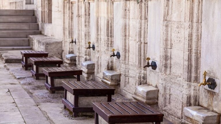 6 Important Hadith About Ablution (Wudu)